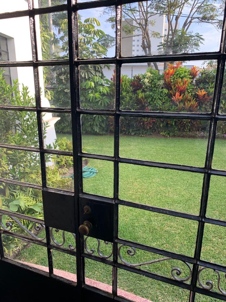 Interior de la casa, sala principal