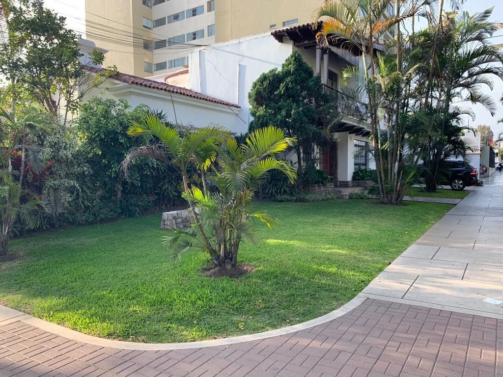 Visualización de una sede corporativa de prestigio